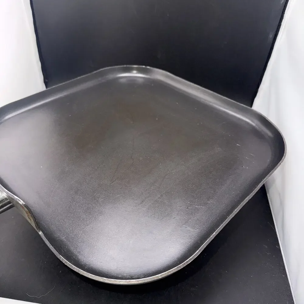 WearEver 11” Square Nonstick Griddle Pan 54221-1330 Wood Handle USA